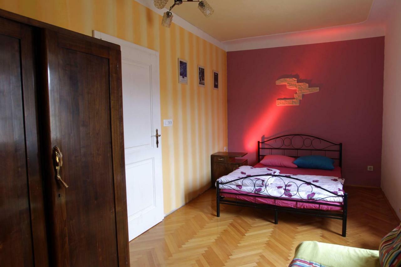 Residence Muzica Bed And Breakfast Komen Extérieur photo